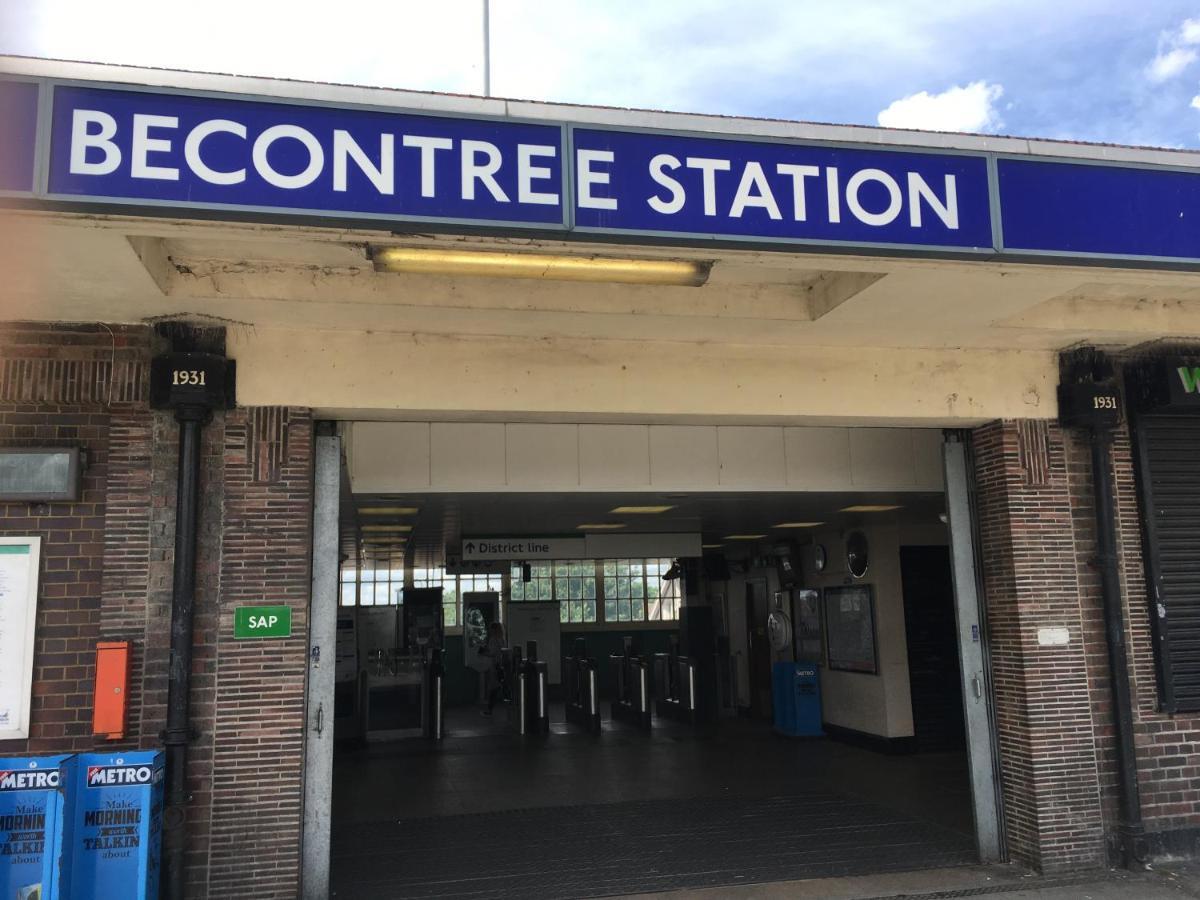 Becontreelodge ダグナム エクステリア 写真